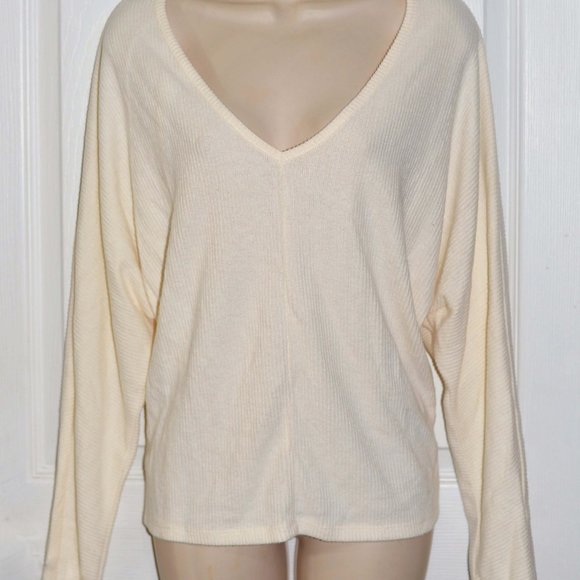 Sweater - Picture 4 of 4